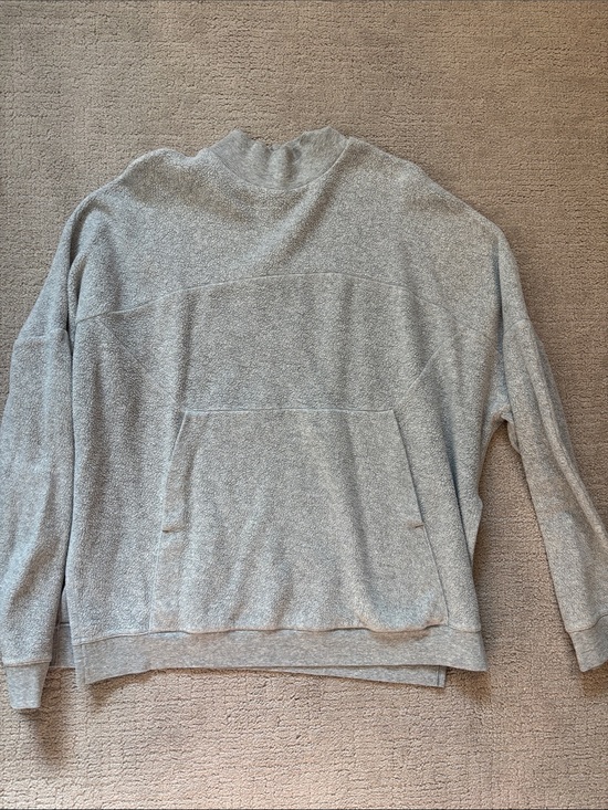 ALO Yoga Tops - ALO Yoga women’s Pullover
